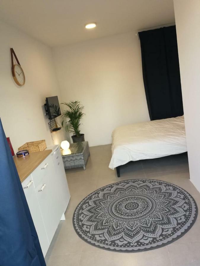 The Pearl Apartment Yehud-Monosson ภายนอก รูปภาพ